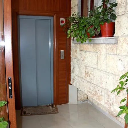 Πανσιόν Kostadinovi Ράβντα