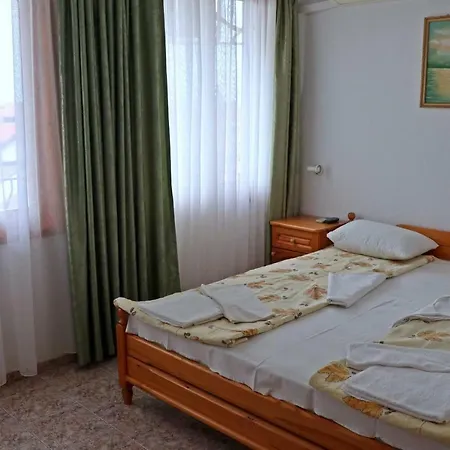 Πανσιόν Kostadinovi 3*