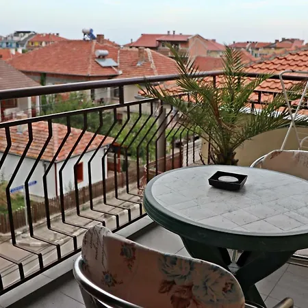 Kostadinovi Πανσιόν