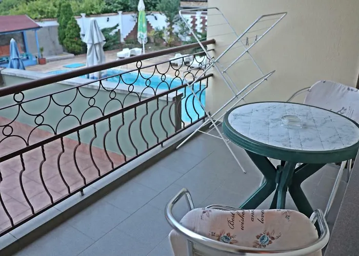 Kostadinovi Pensionat 3*