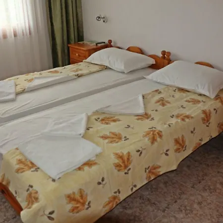 Kostadinovi Гостьовий будинок