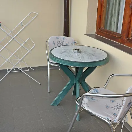 Guest house Kostadinovi 3*