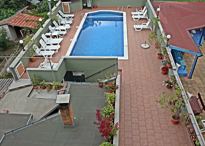 Kostadinovi 3* Ravda